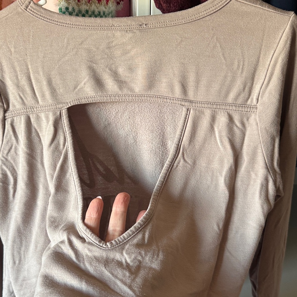 Hem & Thread Wild Thing Graphic Long Sleeve LighweightTop in Mocha - Picture 6 of 9